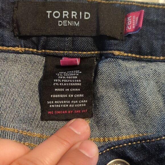 26 regular Torrid denim jeans us size EUC blue stretch slimming look any season - Picture 8 of 10